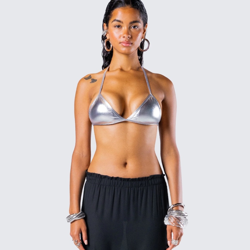 🩶 Turn heads with this Finesse Metallic Silver Bikini Top in size XS